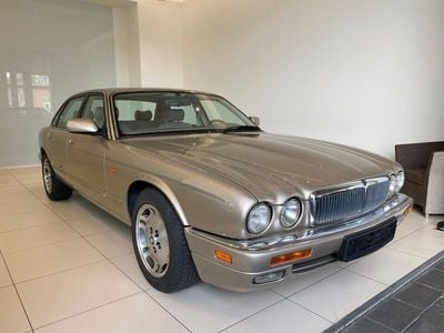 Gebraucht Jaguar XJ Executive 211 PS (155 kW) 1997 Silber Limousine