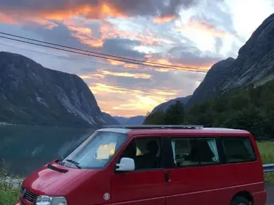Gebraucht VW T4 102 PS (75 kW) 1997 Rot Van