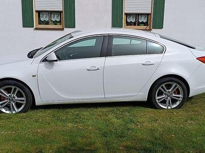 Weiß Gebraucht 2010 Opel Insignia Edition Limousine | 4.500 € (Guter Preis)