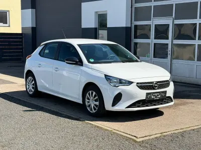 Używany Opel Corsa Edition 75 KM (55 kW) 2021 Biały Sedan/Limuzyna