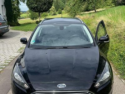 Schwarz Gebraucht 2016 Ford Focus Titanium Kombi | 7.700 € (Fairer Preis)