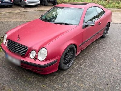 Rot Gebraucht 2000 Mercedes CLK320 Coupé | 2.700 € (Fairer Preis)