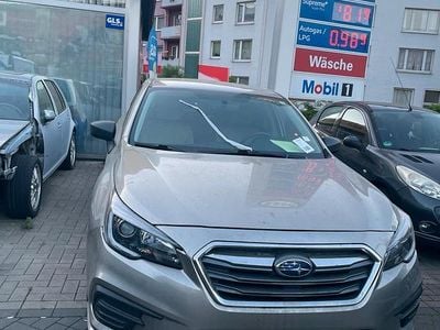 Grau Gebraucht 2018 Subaru Legacy Limousine | 11.000 €