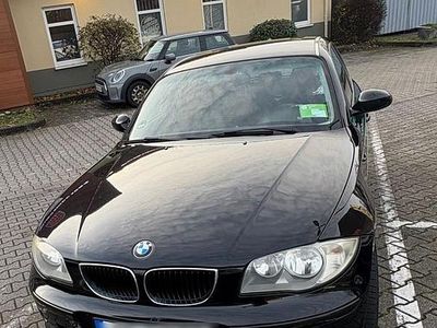 Schwarz Gebraucht 2007 BMW 118 Kleinwagen | 2.500 € (Fairer Preis)
