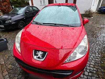 Gebraucht Peugeot 207 54 PS (39 kW) 2009 Rot Kleinwagen
