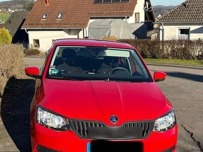 Gebraucht Skoda Fabia Active 60 PS (44 kW) 2015 Rot Kleinwagen