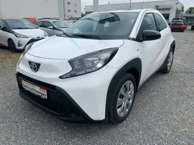 Gebraucht Toyota Aygo X X-play 72 PS (52 kW) 2025 Weiß SUV