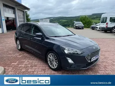 Gebraucht Ford Focus Titanium 150 PS (110 kW) 2020 Pantherblau metallic Kombi