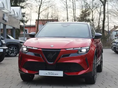 Nouă Alfa Romeo Junior Tech Edition 114 kW (156 CP) 2026 SUV