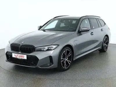 Gebraucht BMW 330e M Sport 292 PS (214 kW) 2022 Grau Kombi