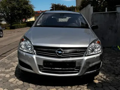 Gebraucht Opel Astra 115 PS (84 kW) 2008 Silber Limousine
