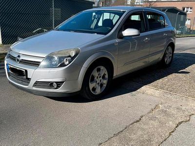 Usata Opel Astra 105 CV (77 kW) 2004 Argento Berlina