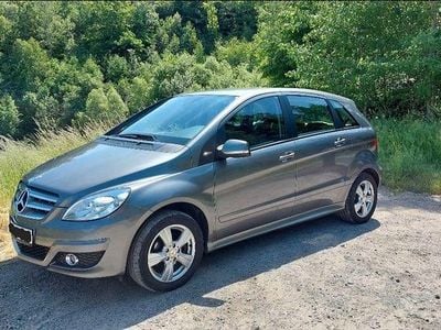 Gebraucht Mercedes B180 116 PS (85 kW) 2009 Grau Van / Kleinbus