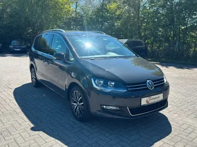 Gebraucht VW Sharan Comfortline 150 PS (110 kW) 2016 Grau Van / Kleinbus