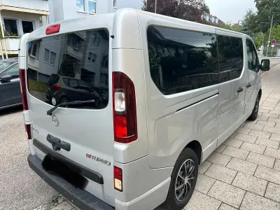 Gebraucht Opel Vivaro 160 PS (117 kW) 2015 Silber Van / Kleinbus