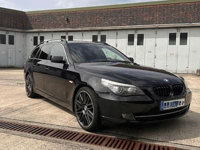 Gebraucht BMW 530 235 PS (172 kW) 2008 Schwarz Kombi