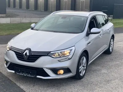 Gebraucht Renault Mégane Business 116 PS (85 kW) 2020 Silber Limousine
