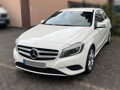 Gebraucht Mercedes A180 Edition 122 PS (89 kW) 2014 Weiß Limousine