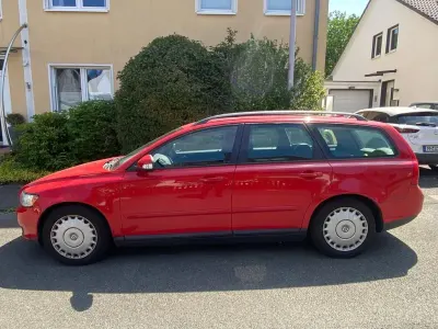 Gebraucht Volvo V50 109 PS (80 kW) 2010 Rot Kombi