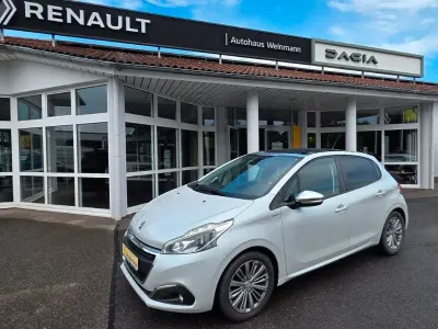 Gebraucht Peugeot 208 Style 82 PS (60 kW) 2018 Weiß Kleinwagen