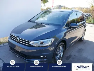 Neu VW Touran Comfortline 150 PS (110 kW) 2026 Delfingrau metallic Van / Kleinbus