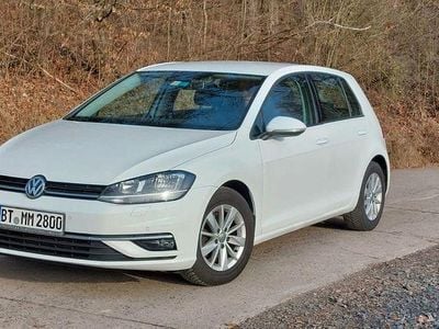 Gebraucht VW Golf VIII 90 PS (66 kW) 2020 Weiß Limousine