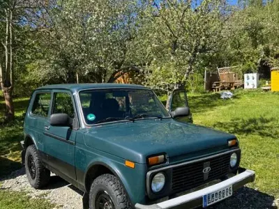 Second-hand Lada niva 82 CP (60 kW) 2009 Verde SUV