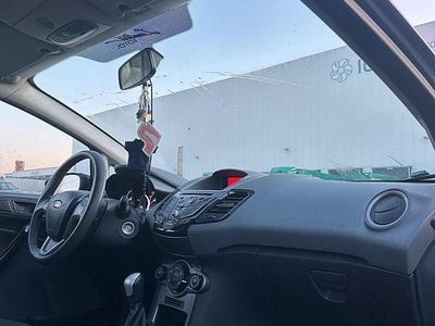 Second-hand Ford Fiesta 60 CP (44 kW) 2011 Albastru Berlinǎ