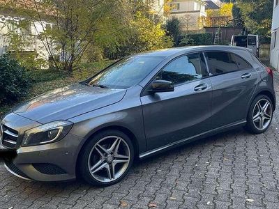 Grau Gebraucht 2013 Mercedes A200 Urban Limousine | 12.990 € (Teuer)