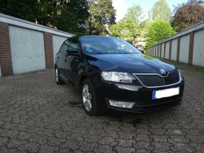 Gebraucht Skoda Rapid Joy 125 PS (91 kW) 2016 Schwarz Kleinwagen