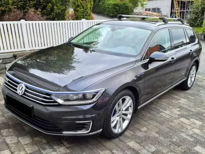 Używany VW Passat GTE 156 KM (114 kW) 2018 Szary Kombi