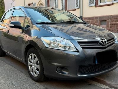 Gebraucht Toyota Auris 100 PS (73 kW) 2011 Grau Kleinwagen