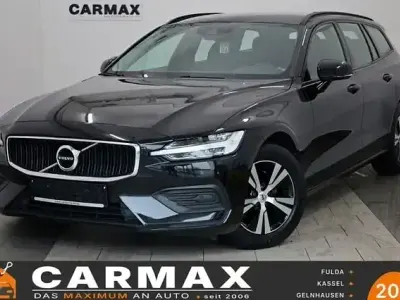 Używany Volvo V60 150 KM (110 kW) 2019 Czarny Kombi