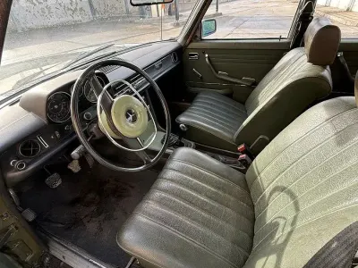 Gebraucht Mercedes 200 60 PS (44 kW) 1975 Grün Limousine