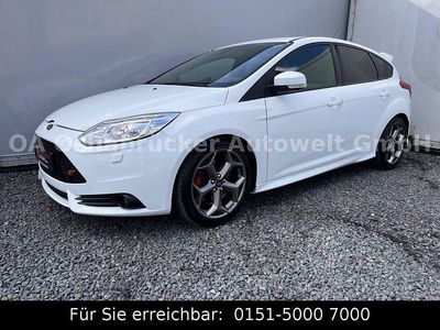 Gebraucht Ford Focus ST 250 PS (183 kW) 2013 Weiß Limousine