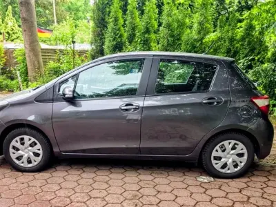 Gebraucht Toyota Yaris 72 PS (52 kW) 2019 Grau Kleinwagen