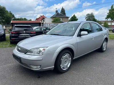 Gebraucht Ford Mondeo Ghia 125 PS (91 kW) 2005 Kristallsilber metallic Limousine