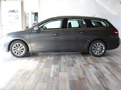 Gebraucht Peugeot 308 SW Allure 131 PS (96 kW) 2019 Grau Kombi