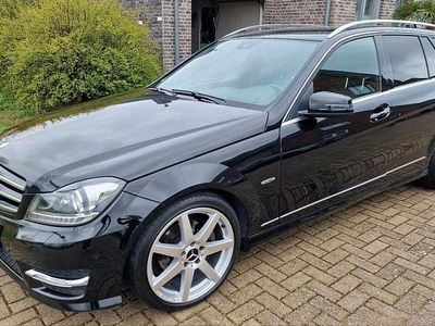 Gebraucht Mercedes C220 AMG 170 PS (125 kW) 2014 Schwarz Kombi