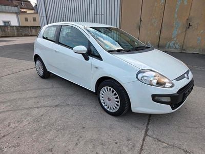 Gebraucht Fiat Grande Punto 70 PS (51 kW) 2011 Weiß Kleinwagen