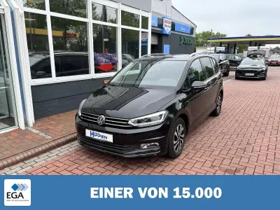 Używany VW Touran Sound 150 KM (110 kW) 2017 Czarny Minivan