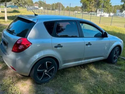 Gebraucht Kia Ceed 109 PS (80 kW) 2007 Silber Kleinwagen