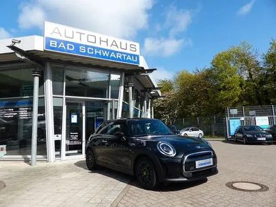 Begagnad Mini Cooper SE Classic 135 kW (184 HK) 2022 Svart Halvkombi