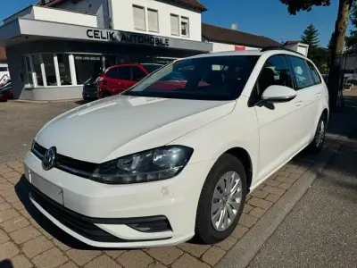 Gebraucht VW Golf VII Trendline 116 PS (85 kW) 2017 Weiß Limousine