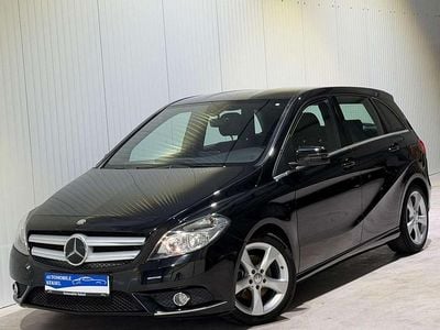 Gebraucht Mercedes B200 156 PS (114 kW) 2014 Kosmosschwarz Van / Kleinbus