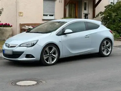 Gebraucht Opel Astra GTC 156 PS (114 kW) 2011 Grau Coupé