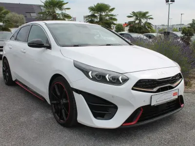 Gebraucht Kia ProCeed GT GT 204 PS (150 kW) 2022 Weiß Kleinwagen