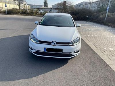 Gebraucht VW Golf VII Comfortline 116 PS (85 kW) 2017 Weiß Limousine