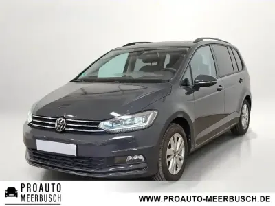 Gebraucht VW Touran Comfortline 150 PS (110 kW) 2025 Uranograu Van / Kleinbus