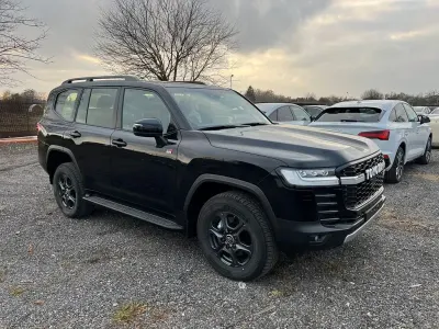 Neu Toyota Land Cruiser Sport 305 PS (224 kW) 2026 Schwarz SUV